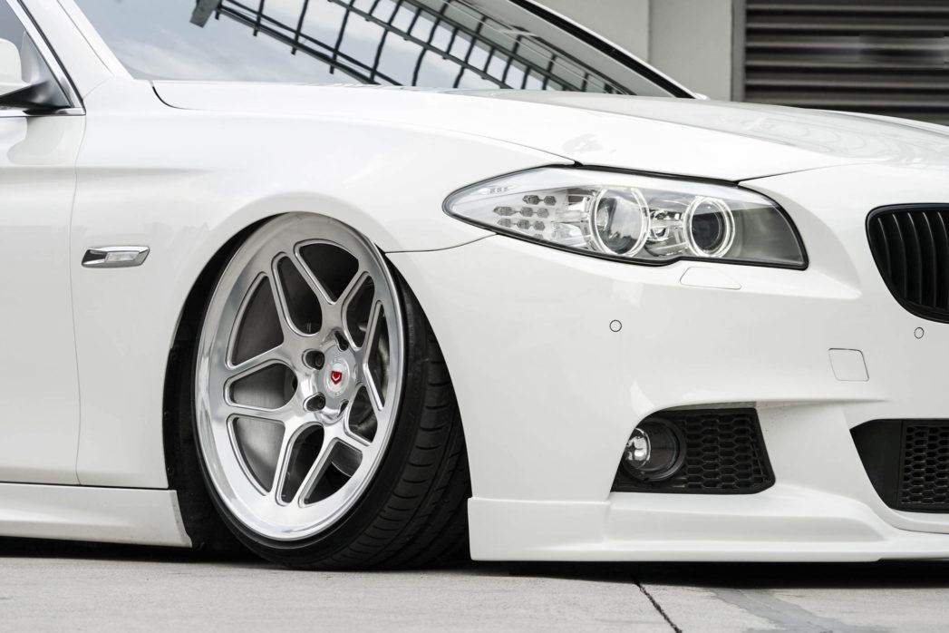 Ravoony Plus Gloss Crystal White Car Vinyl Wrap BMW 5 Series Wrap