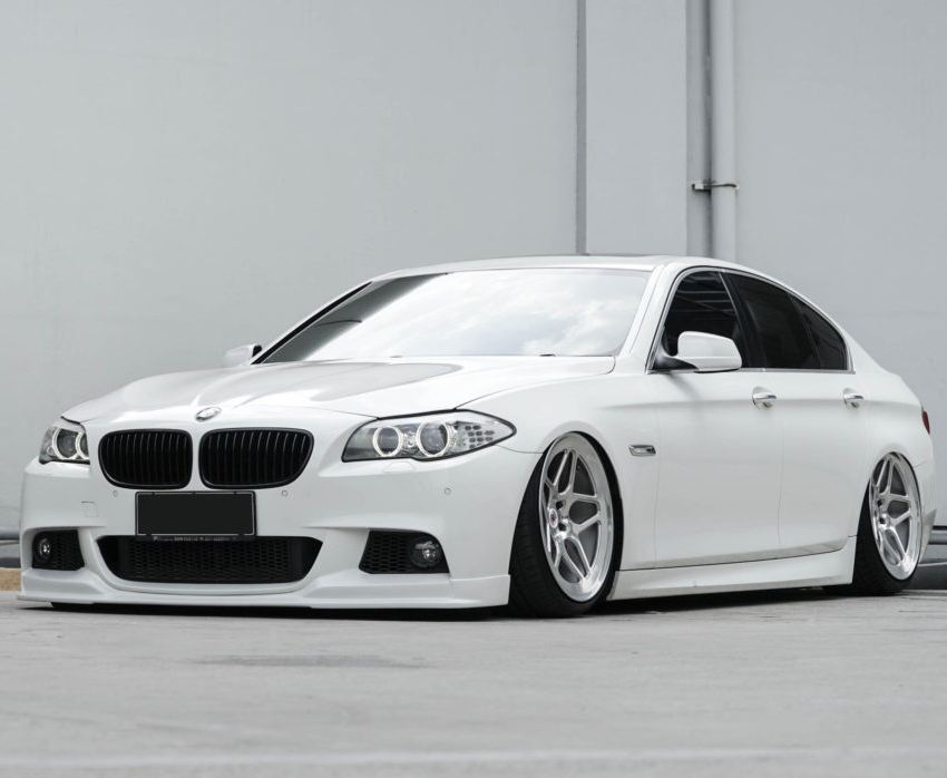 Ravoony Plus Gloss Crystal White Car Vinyl Wrap BMW 5 Series Wrap