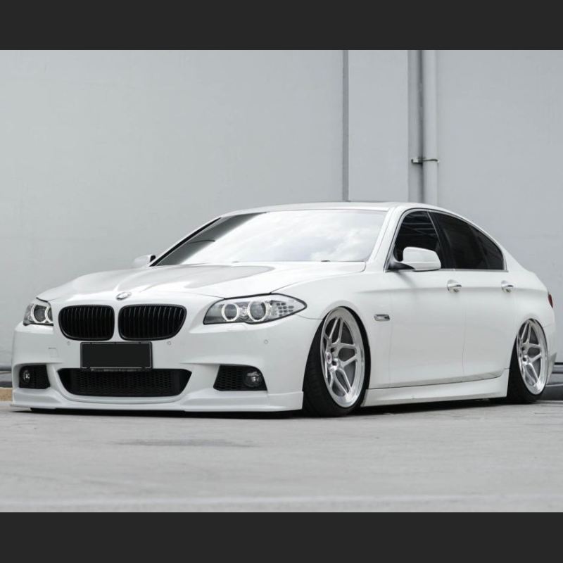 Ravoony Plus Gloss Crystal White Car Vinyl Wrap BMW 5 Series Wrap