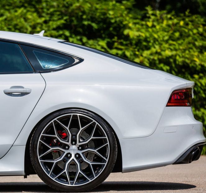 Ravoony Plus PET Gloss White Car Wrap Audi RS7 Wrap