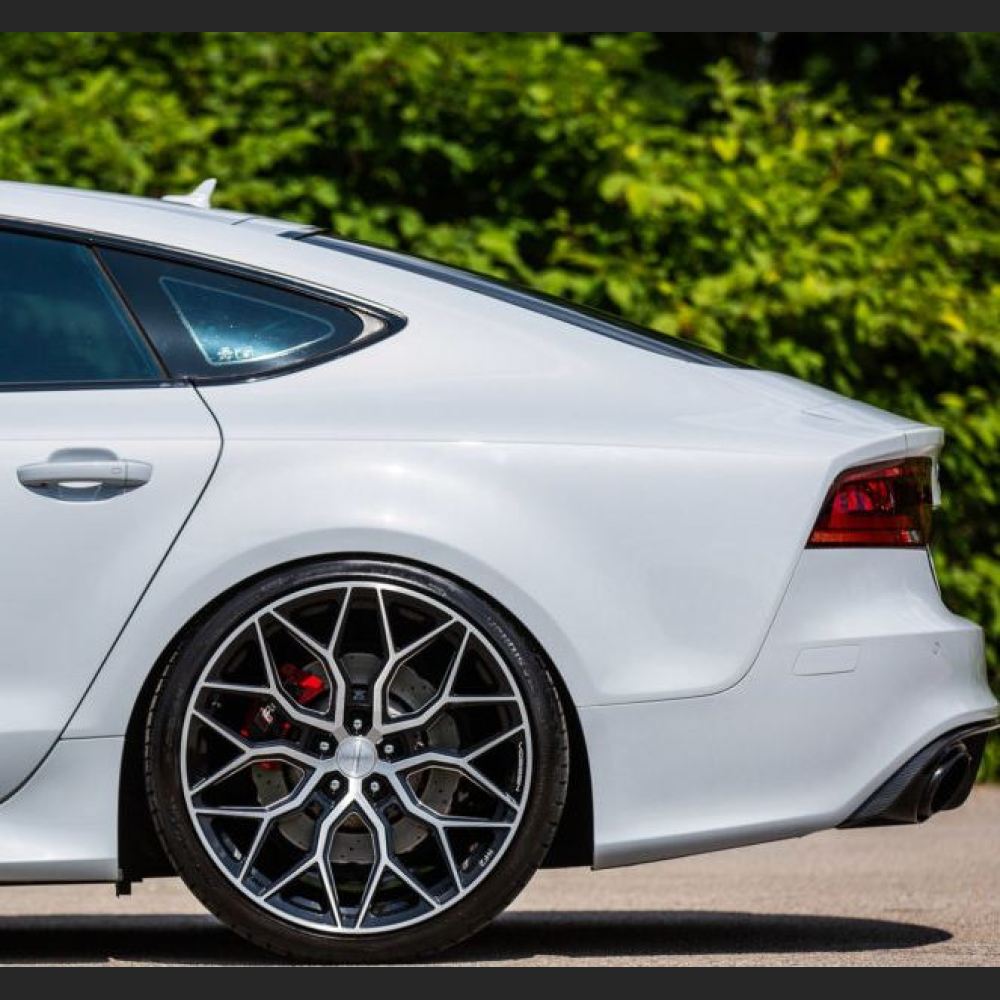 Ravoony Plus Gloss White Car Wrap Audi RS7 Wrap