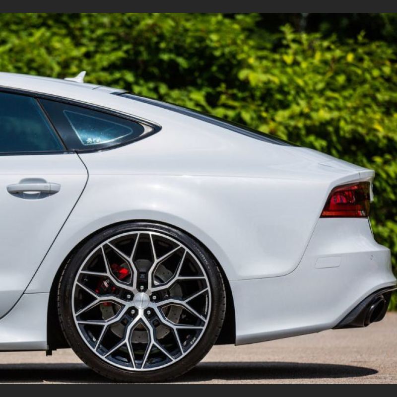 Ravoony Plus Gloss White Car Wrap Audi RS7 Wrap