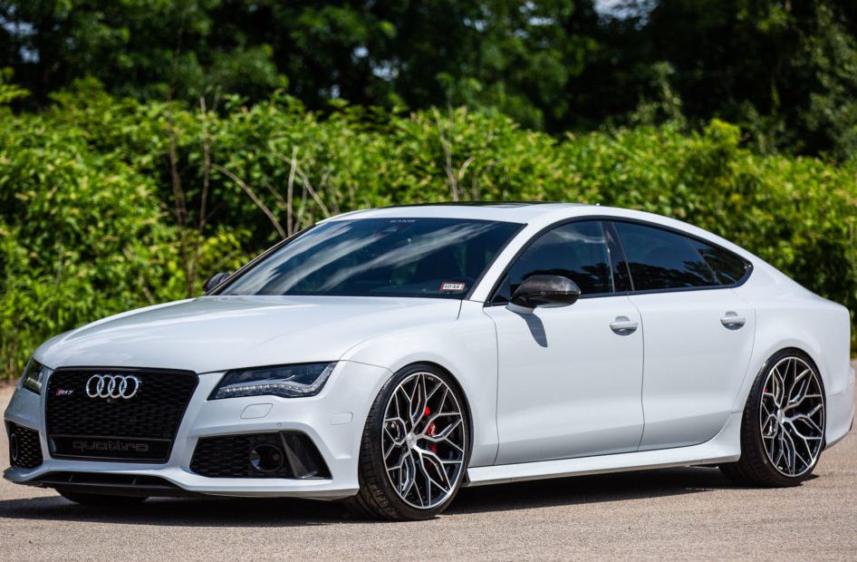 Ravoony Plus PET Gloss White Car Wrap Audi RS7 Wrap