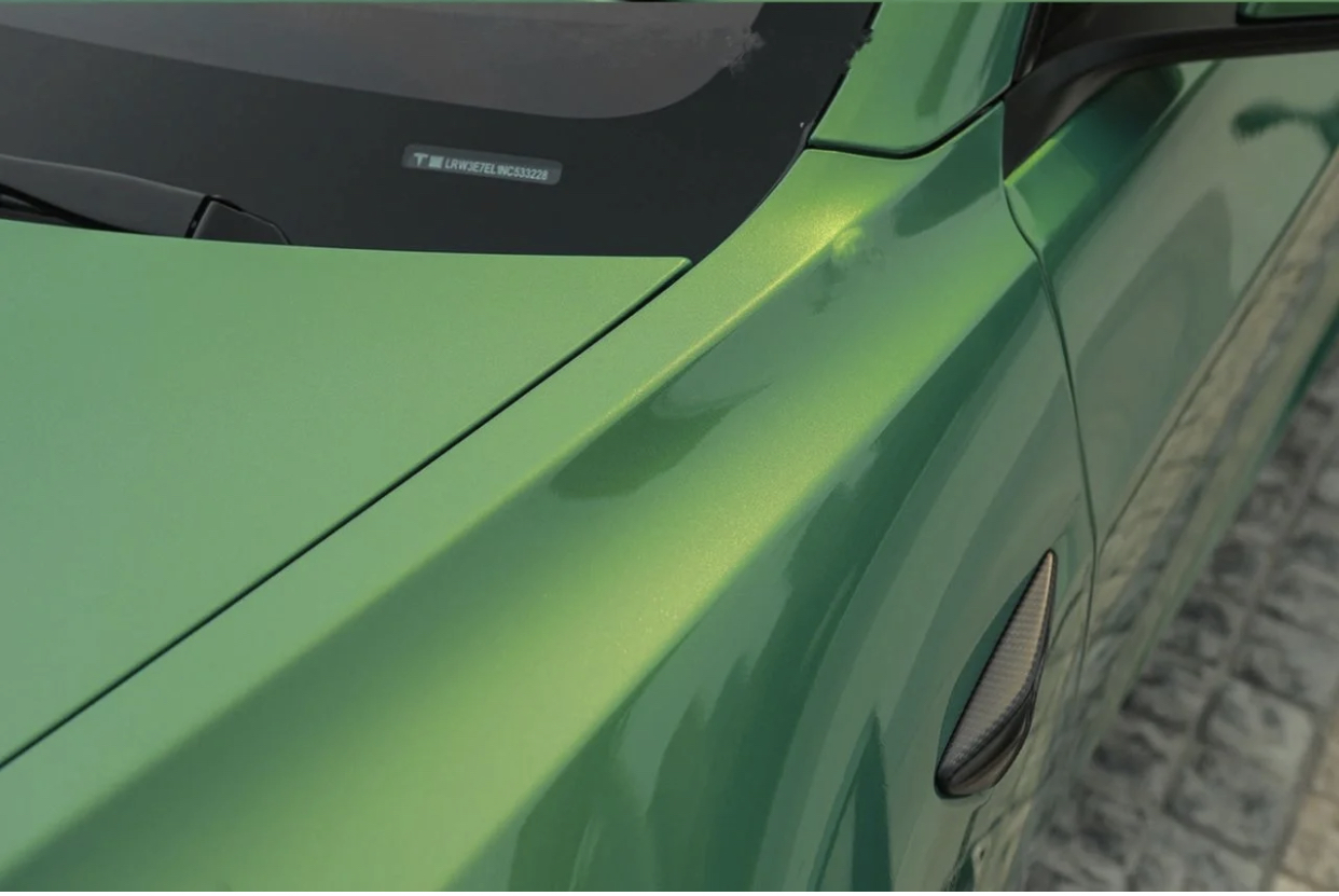  Ravoony Plus Gloss Aston Martin Iridescent Emerald Green Car Wrap Tesla Model Y Wrap