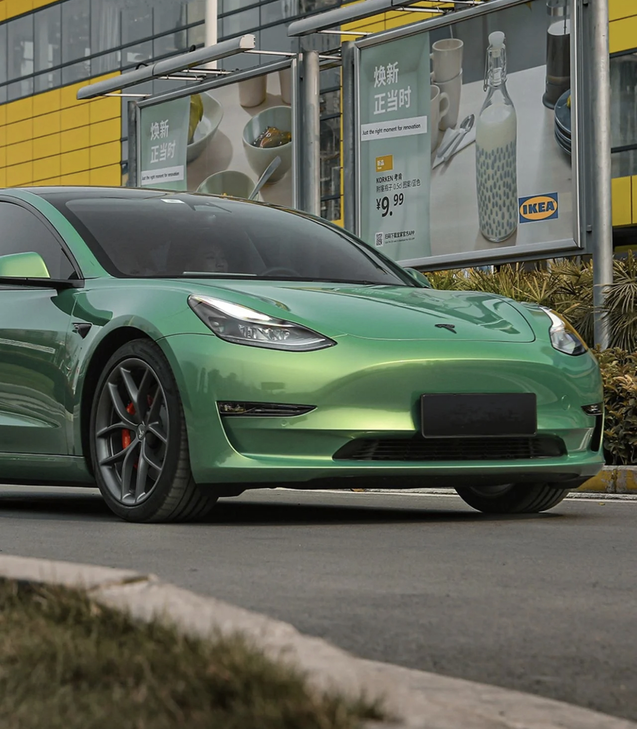  Ravoony Plus Gloss Aston Martin Iridescent Emerald Green Car Wrap Tesla Model Y Wrap