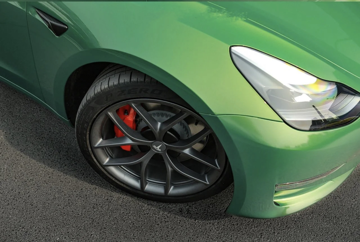  Ravoony Plus Gloss Aston Martin Iridescent Emerald Green Car Wrap Tesla Model Y Wrap