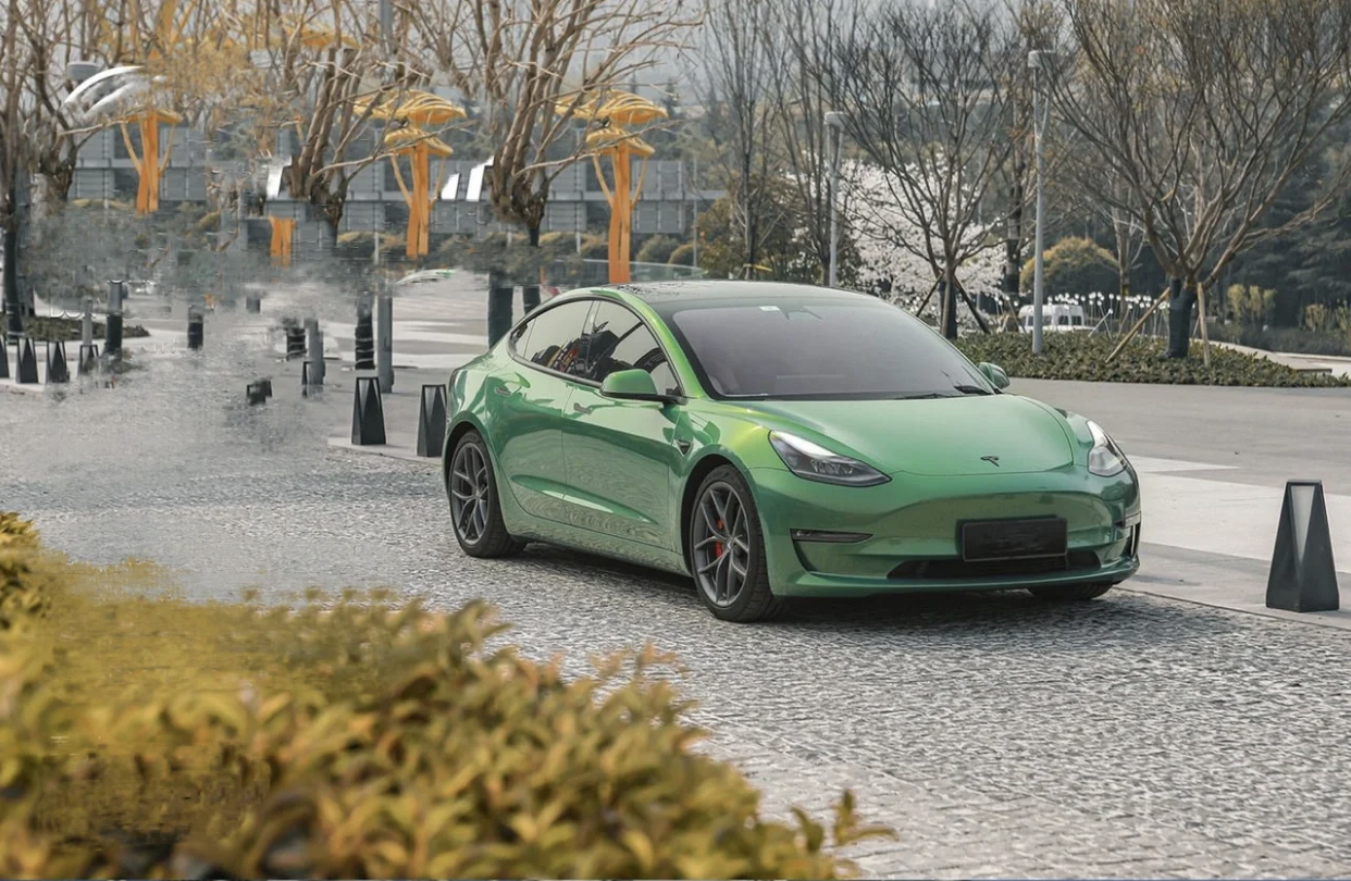  Ravoony Plus Gloss Aston Martin Iridescent Emerald Green Car Wrap Tesla Model Y Wrap