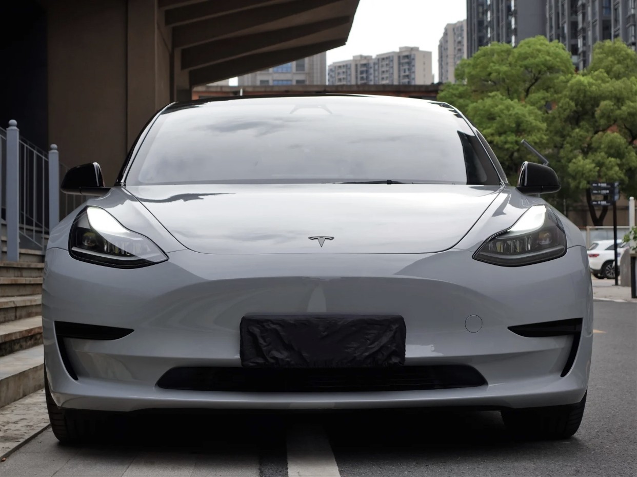 Ravoony Plus PET BMW Brooklyn Grey Vinyl Wrap Tesla Model Y Wrap