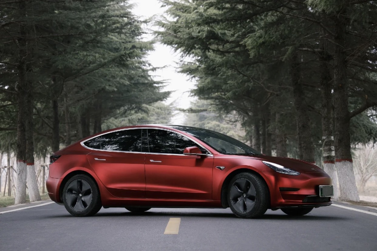 Ravoony Plus PET Matte Chrome Romanee Red Vinyl Car Wrap Tesla Model 3 Wrap