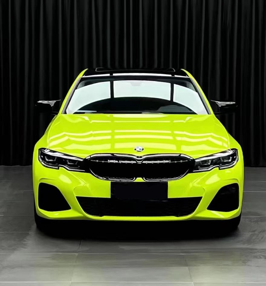 Ravoony Plus Gloss Apple Green Car Wrap BMW 3 Series Wrap