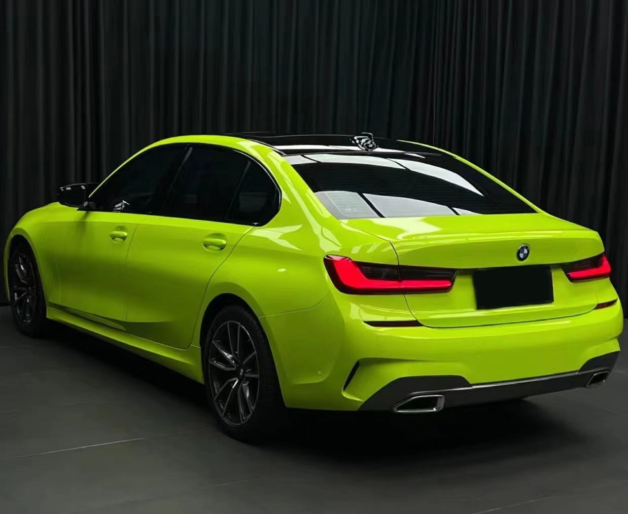 Ravoony Plus Gloss Apple Green Car Wrap BMW 3 Series Wrap