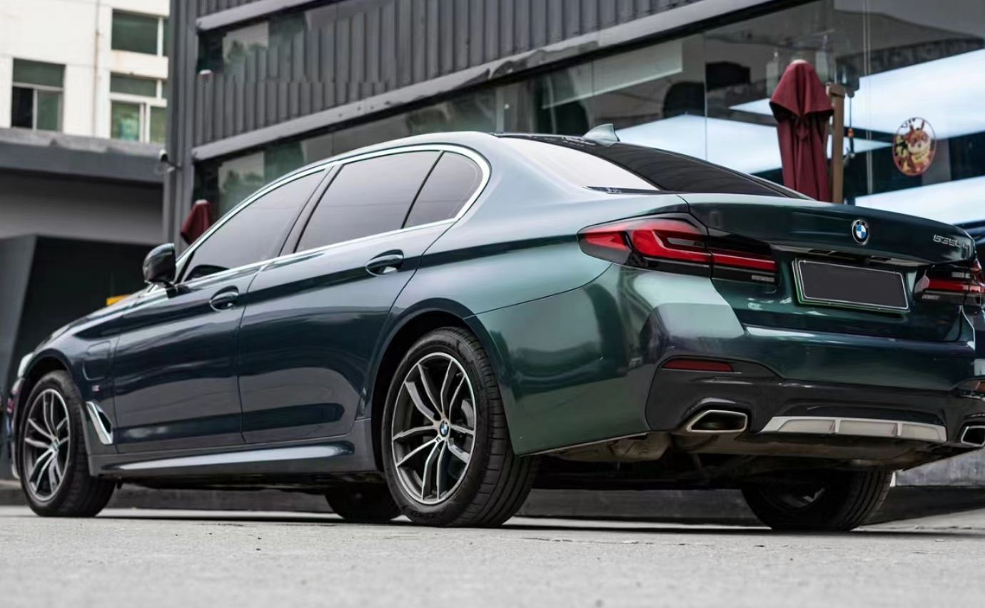 Ravoony Plus BMW Gloss Aurora Diamant Green Vinyl Car Wrap BMW 5 Series Wrap