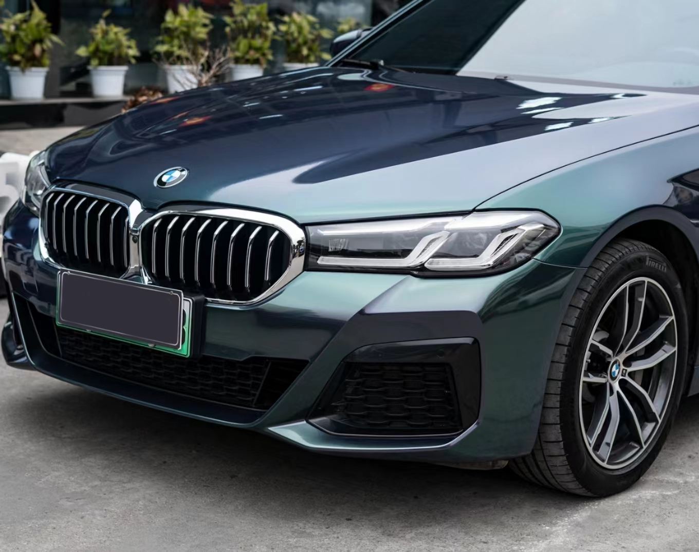 Ravoony Plus BMW Gloss Aurora Diamant Green Vinyl Car Wrap BMW 5 Series Wrap