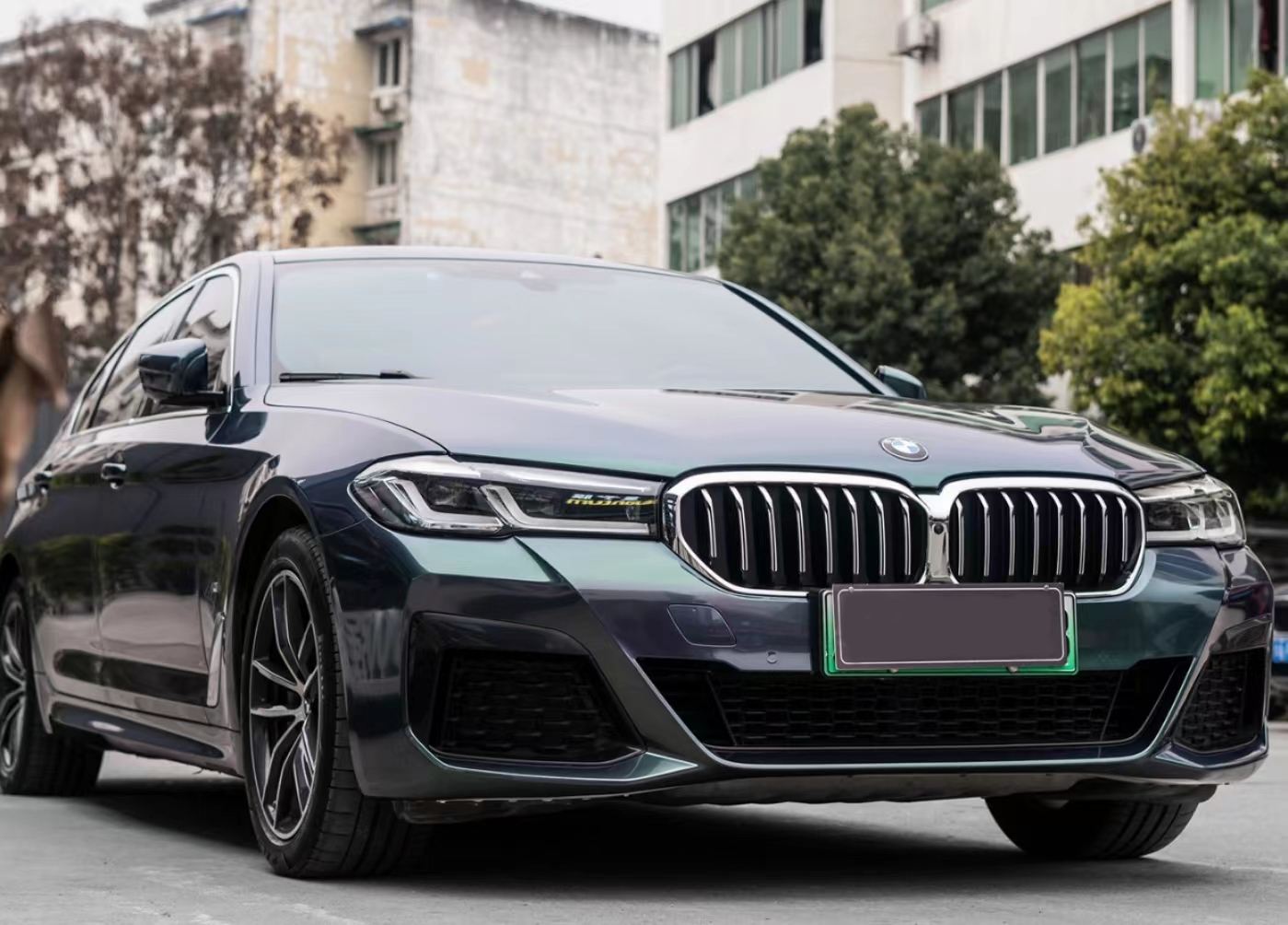 Ravoony Plus BMW Gloss Aurora Diamant Green Vinyl Car Wrap BMW 5 Series Wrap