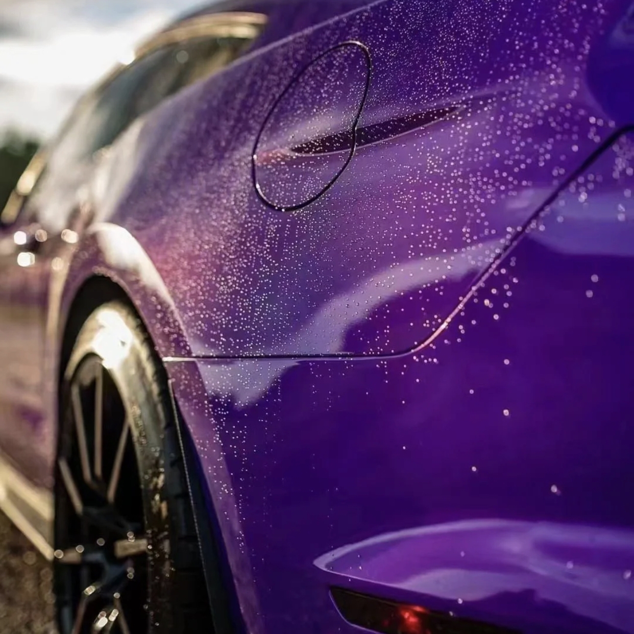 Ravoony Plus PET Glossy Explosion Purple Car Vinyl Wrap Purple Wrapped Mustang