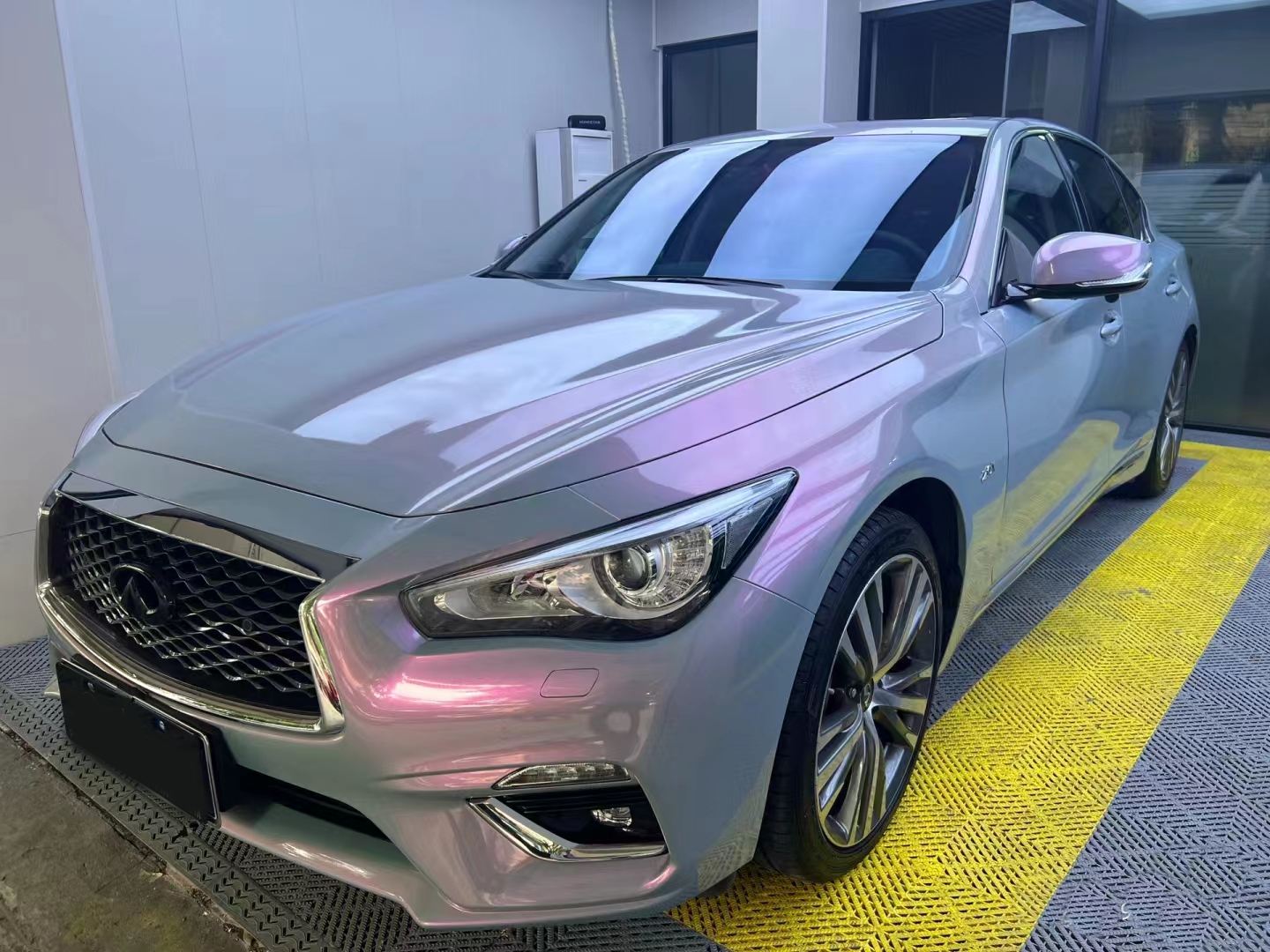 Ravoony Plus Twin Candy Grey Red Color Fliper Car Wrap Q50 Wrap 