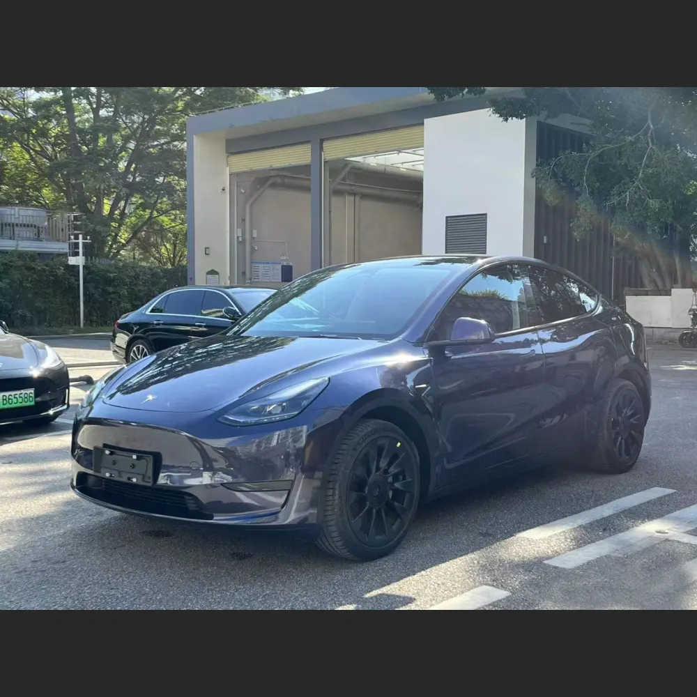 Ravoony Plus BMW Carbon Black Metallic Vinyl Car Wrap