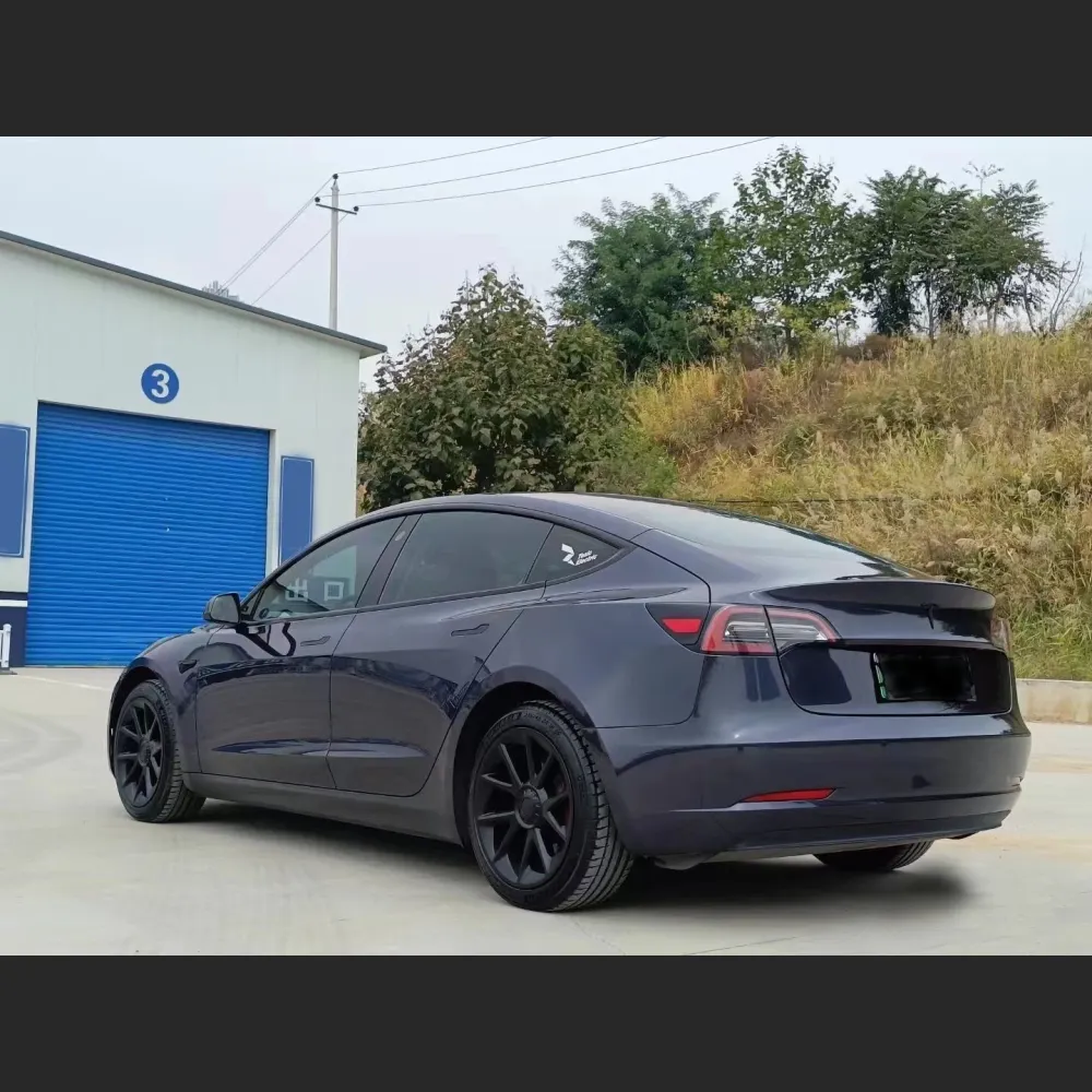 Ravoony Plus BMW Carbon Black Metallic Vinyl Car Wrap
