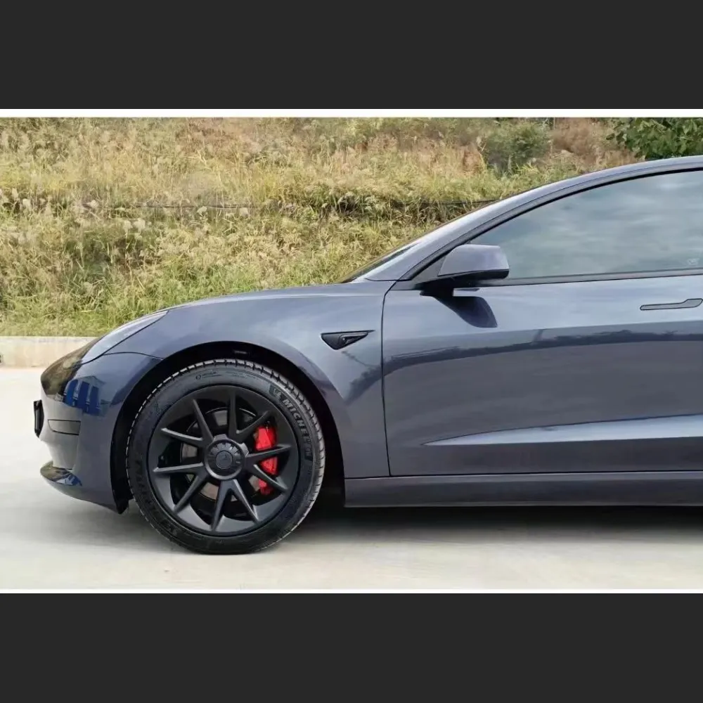 Ravoony Plus BMW Carbon Black Metallic Vinyl Car Wrap