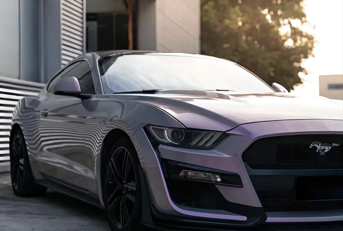 Ravoony Plus Twin Candy Grey Red Color Fliper Car Wrap Ford Mustang Wrap