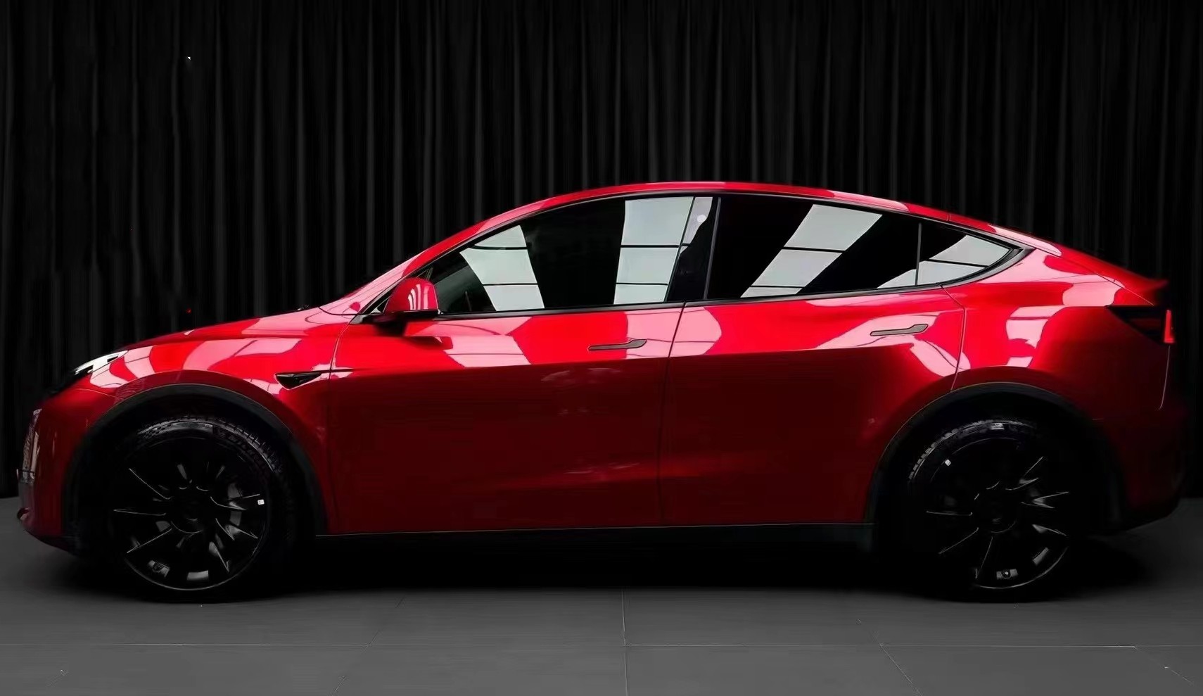 Gloss Liquid Ruby Red Vinyl Car Wrap