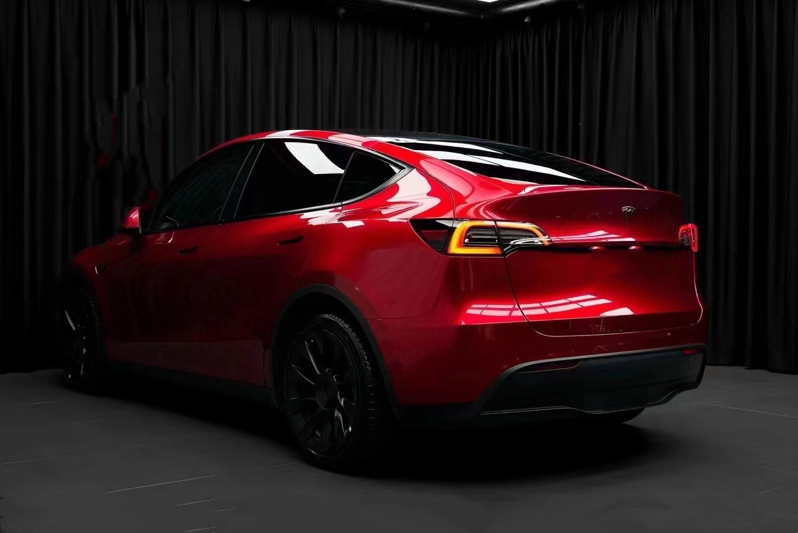 Gloss Liquid Ruby Red Vinyl Car Wrap