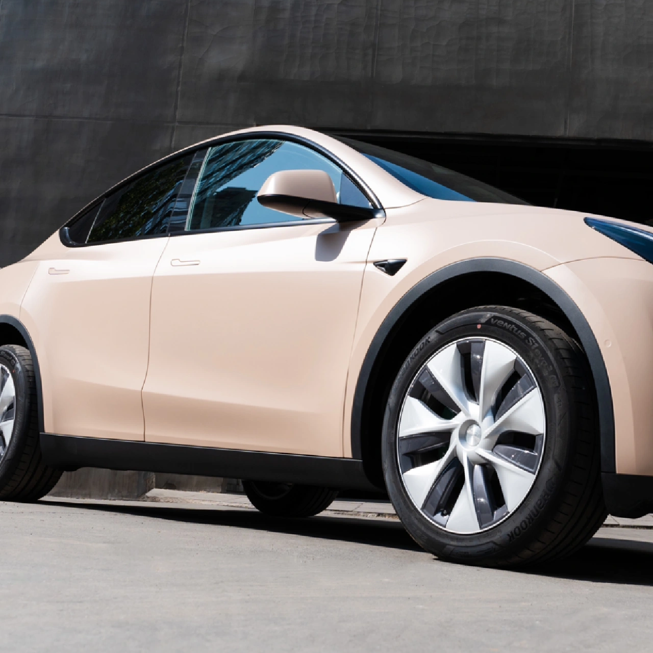 Ravoony Plus Ultimate Flat Shine Latte Car Wrap