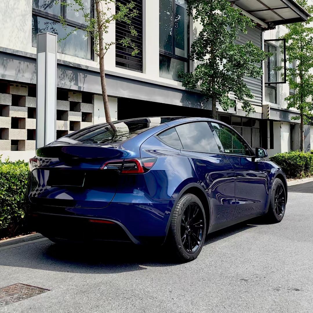 Ravoony Plus PET BMW Gloss Phytonic Blue Vinyl Car Wrap