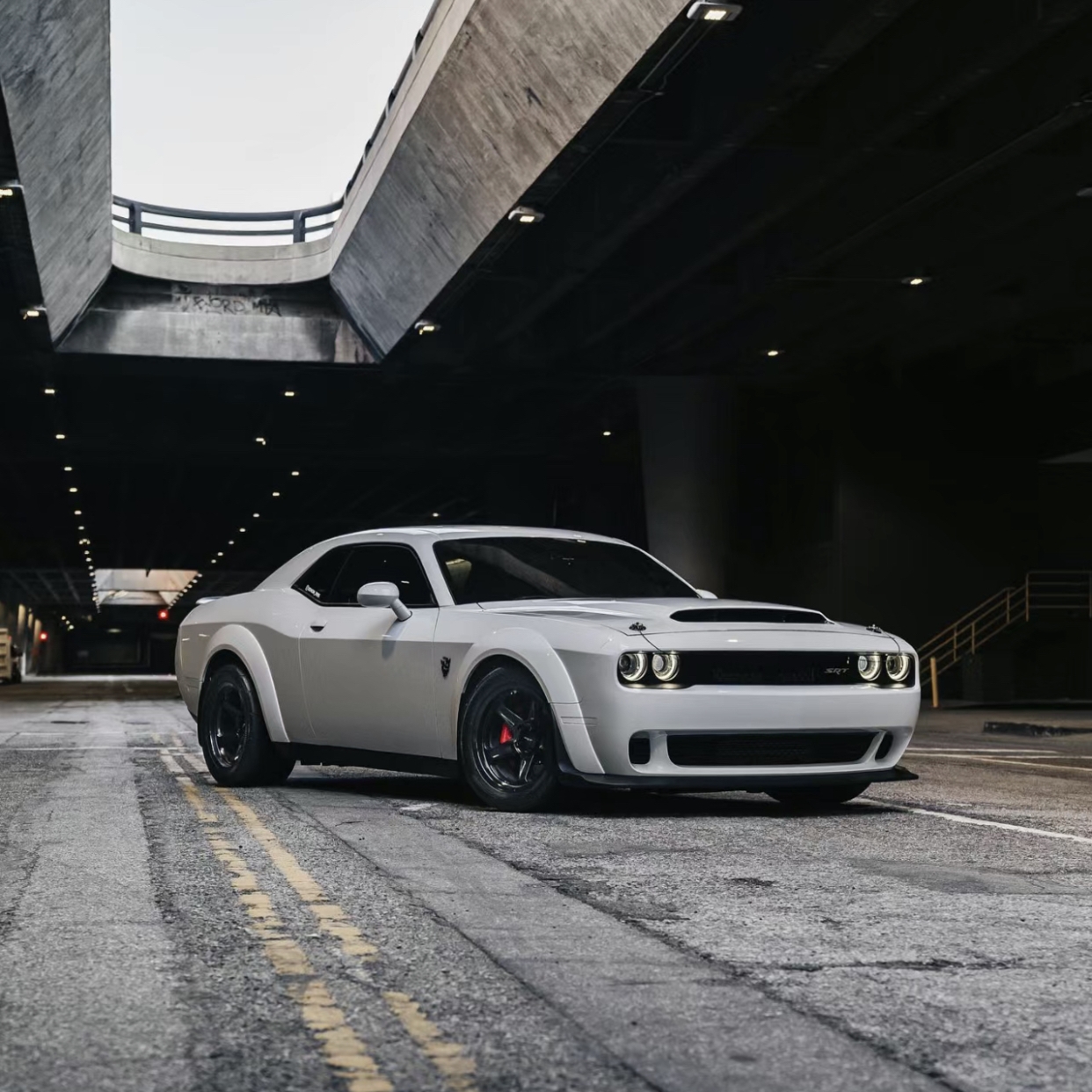 Ravoony Plus Gloss Crystal White Car Vinyl Wrap Dodge Challenger Wrap