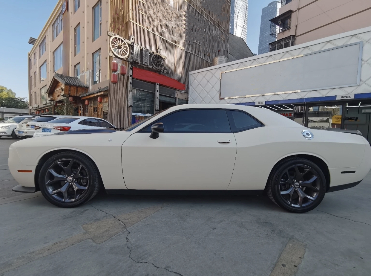 Ravoony Plus Ultimate Flat Khaki Milan Car Vinyl Wrap Dodge Challenger Wrap