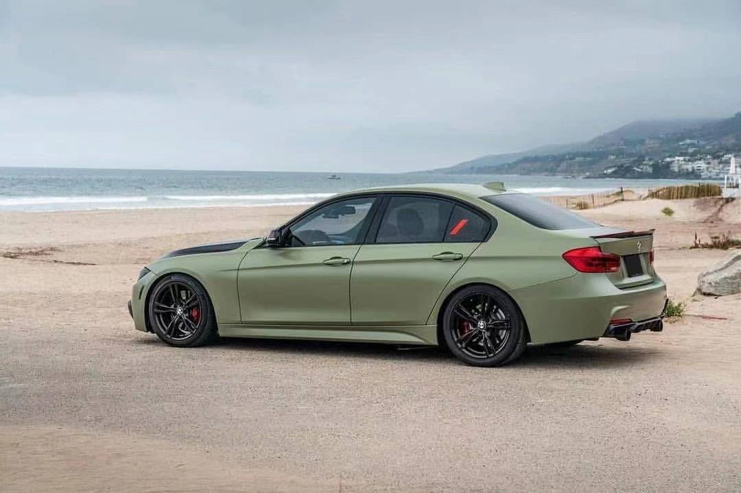 Ravoony Plus Ultimate Flat Khaki Green Car Wrap