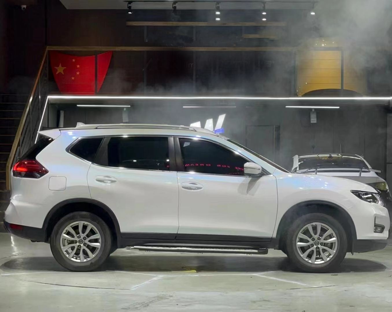 Ravoony Plus PET Glossy White to Blue Car Vinyl Wrap Nissa Wrap