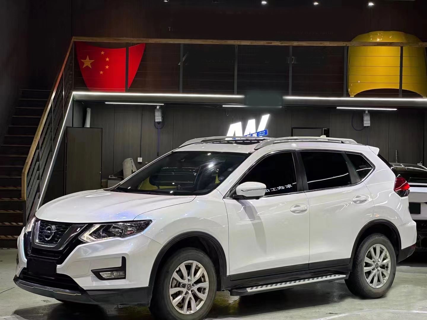 Ravoony Plus PET Glossy White to Blue Car Vinyl Wrap Nissa Wrap