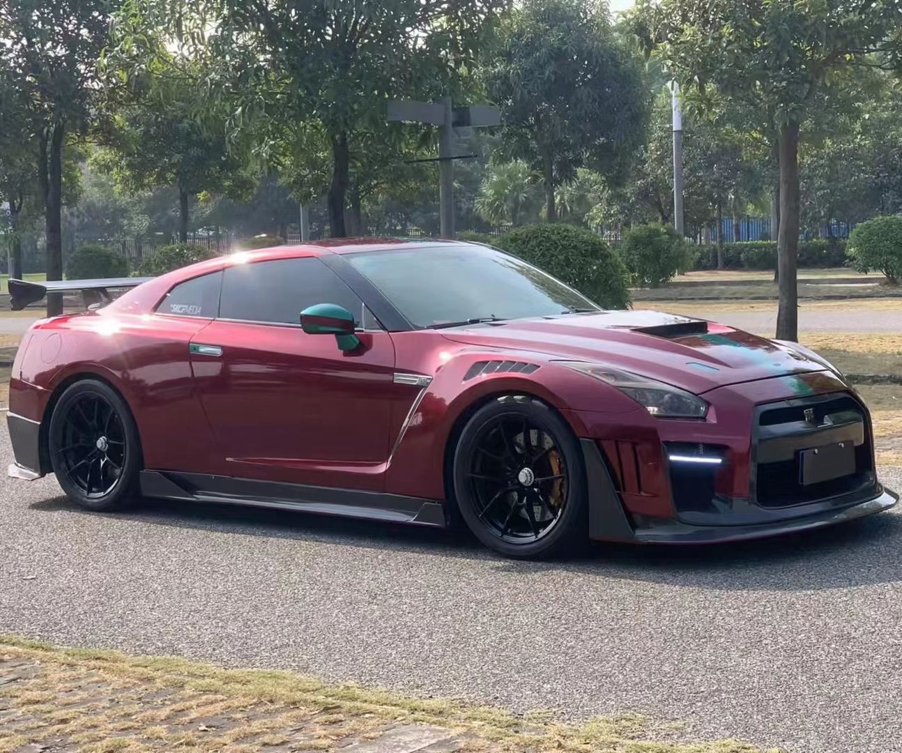 Ravoony Plus Liquid Metallic Dragon Blood Red Vinyl Car Wrap Nissan GTR Wrap