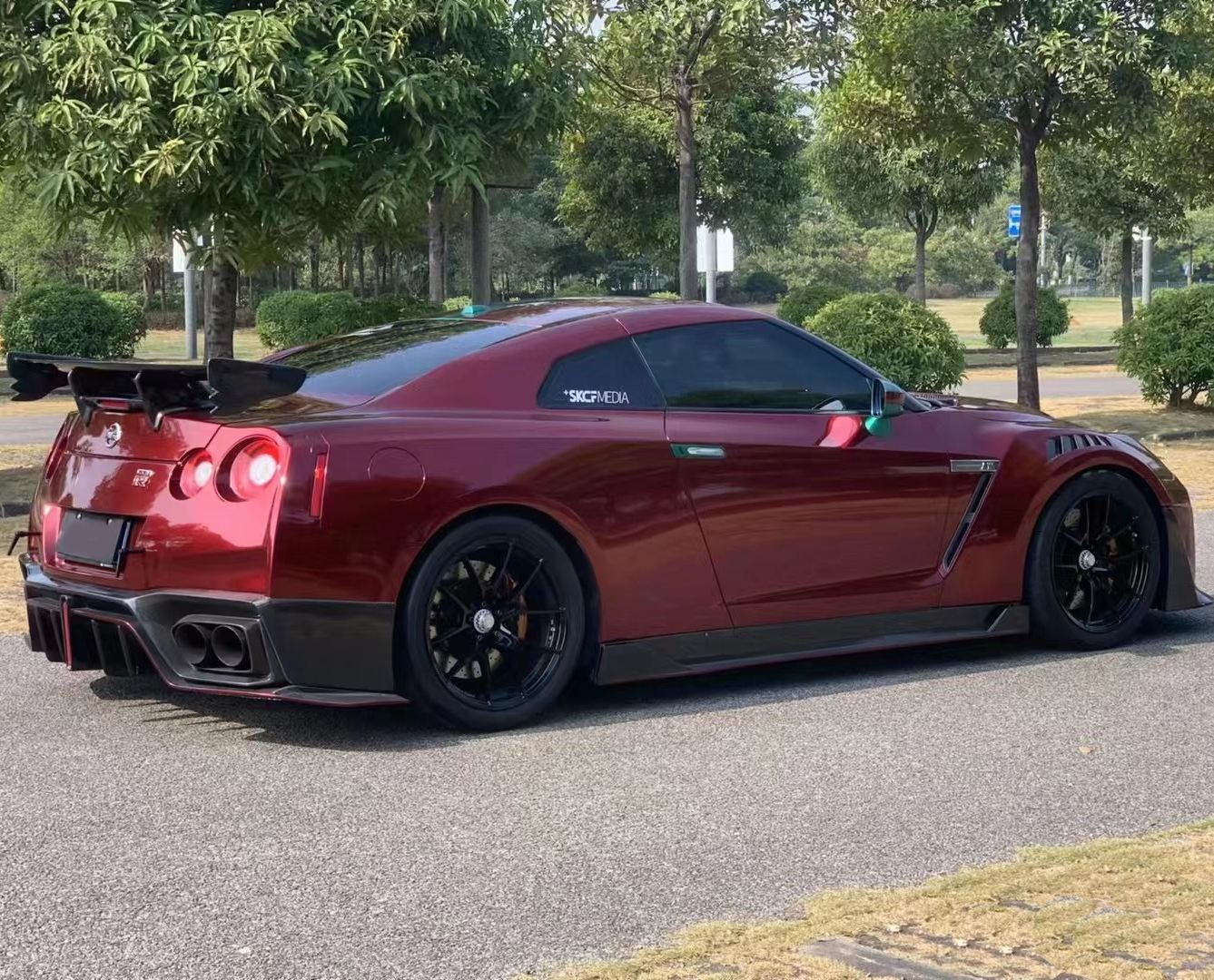 Ravoony Plus Liquid Metallic Dragon Blood Red Vinyl Car Wrap Nissan GTR Wrap