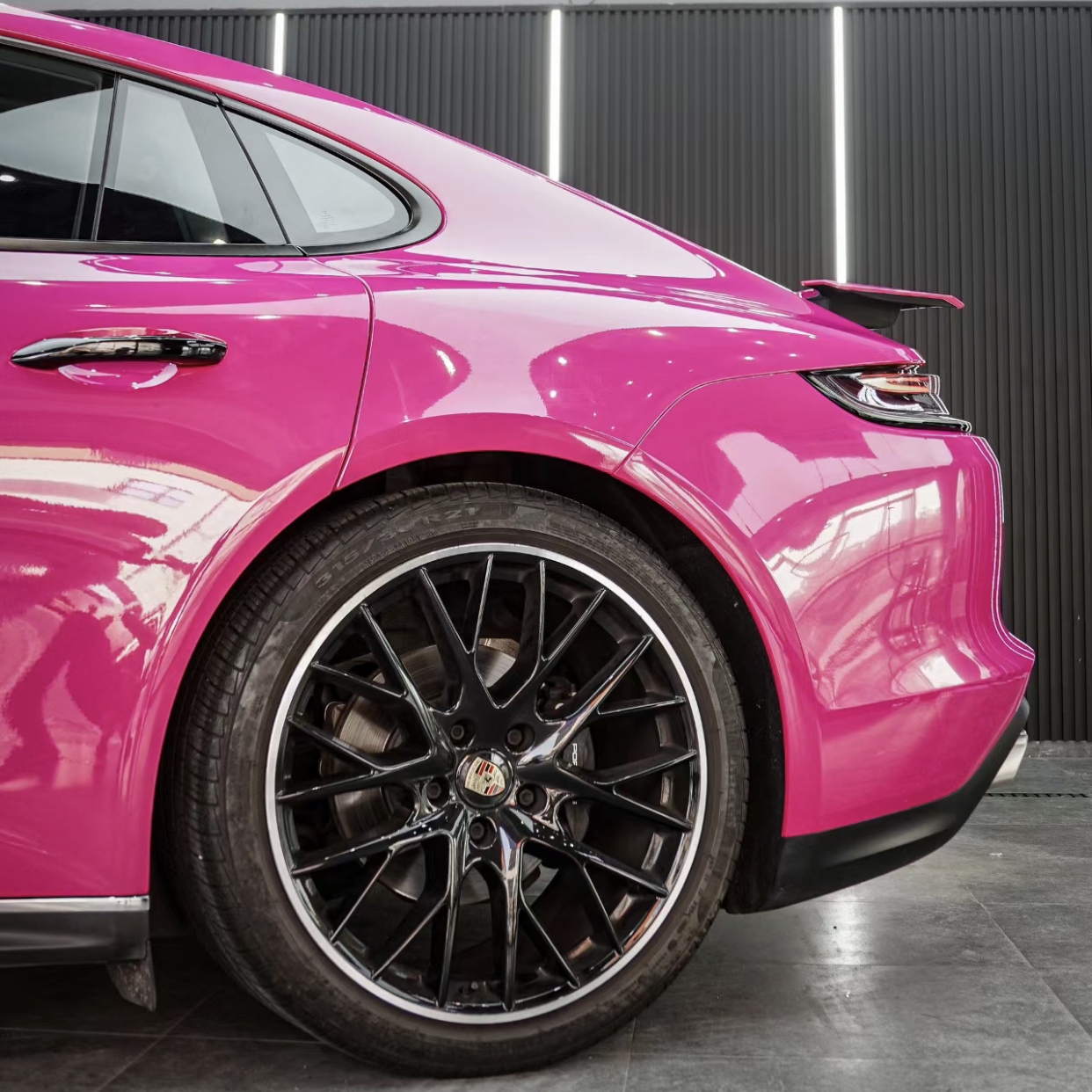 Ravoony Plus PET Glossy Crystal Rose Red Vinyl Car Wrap