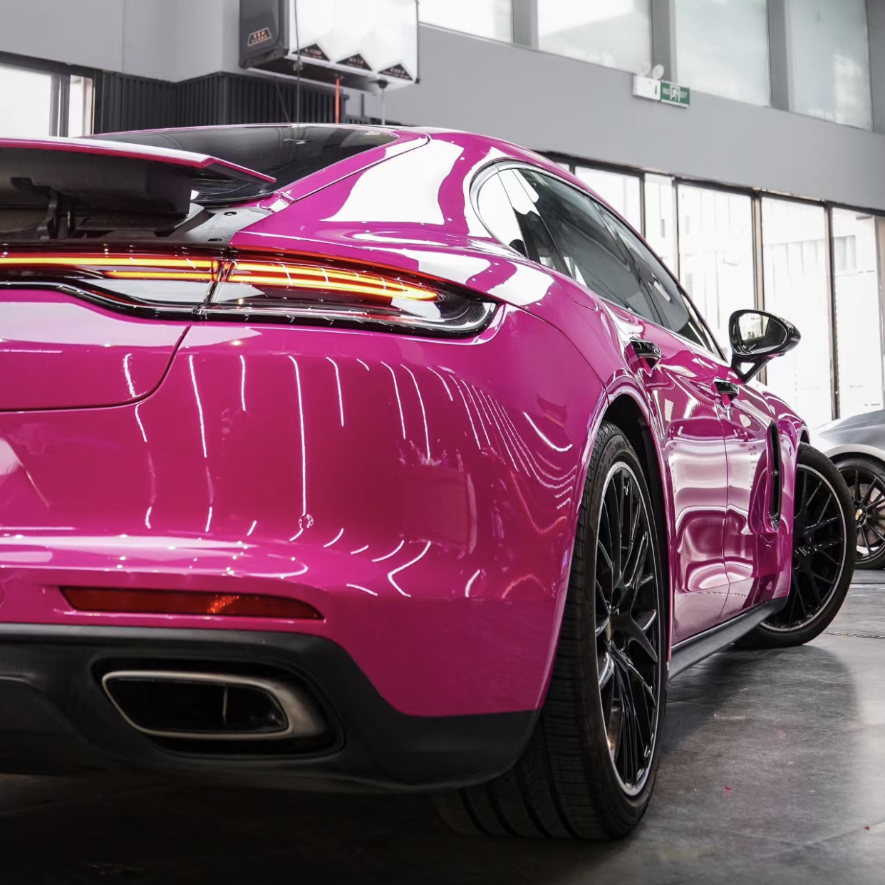 Ravoony Plus PET Glossy Crystal Rose Red Vinyl Car Wrap