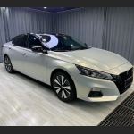 Ravoony Plus Glossy White to Gold Car Wrap Nissan Altima Wrap