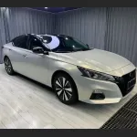 Ravoony Plus Glossy White to Gold Car Wrap Nissan Altima Wrap