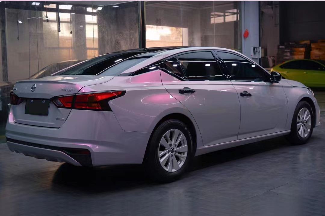 Ravoony Plus Twin Candy Grey Red Color Fliper Car Wrap Nissan Altima Wrap