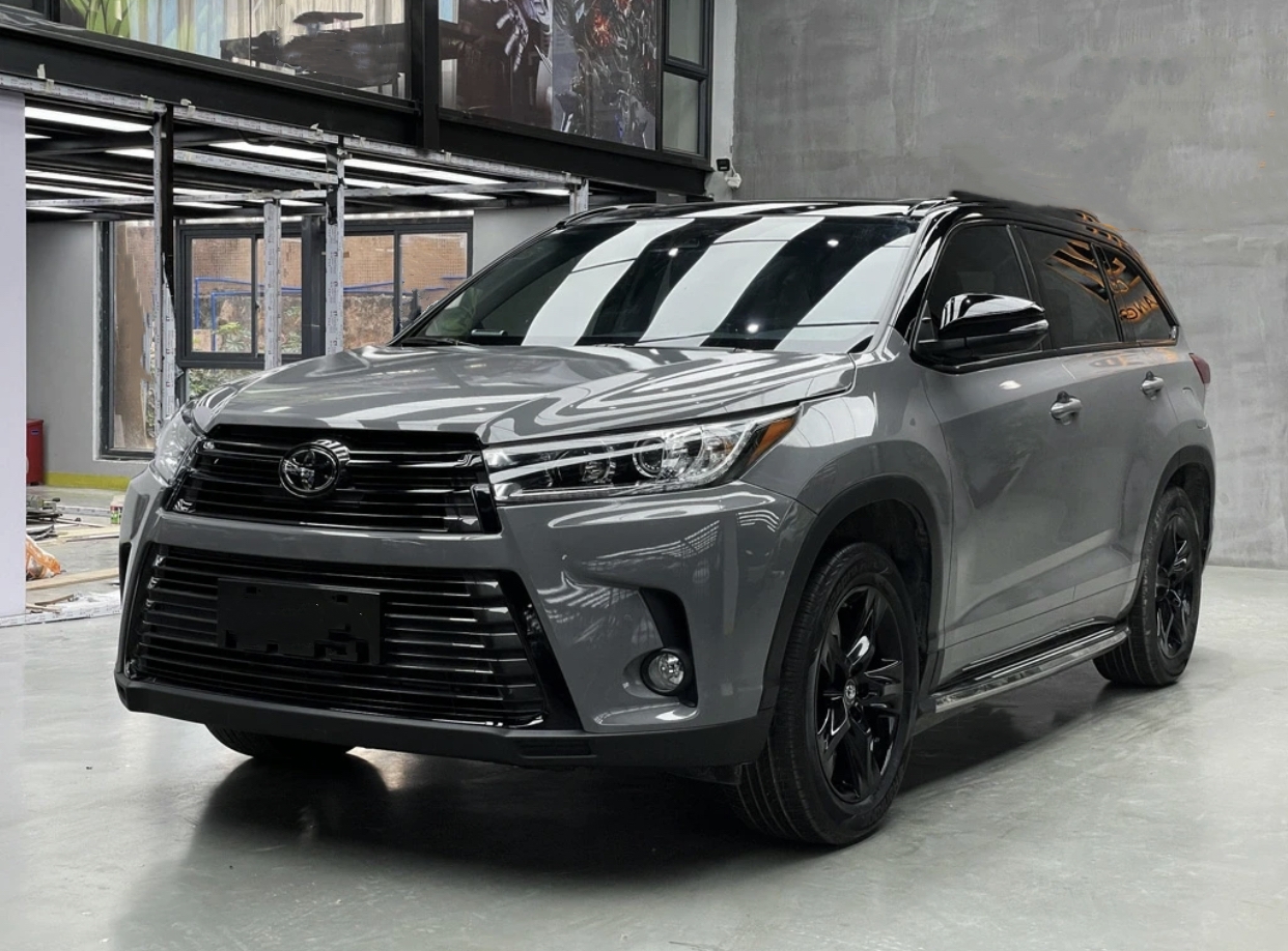 Ravoony Plus Light Nardo Grey Wrap Toyota Highlander Vinyl Wrap