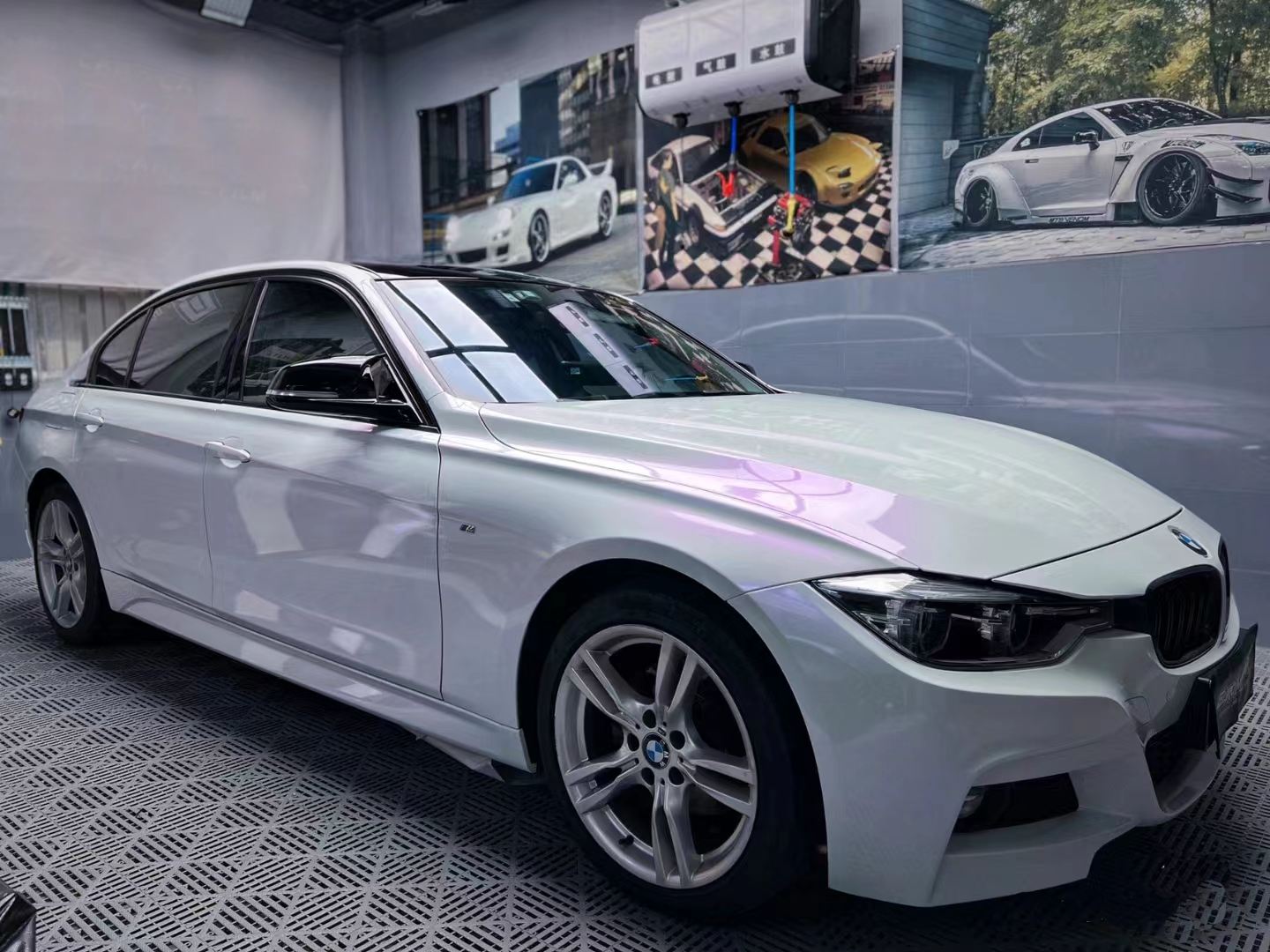 Ravoony Plus PET Glossy White to Purple Vinyl Car Wrap  BMW 3 Series Wrap