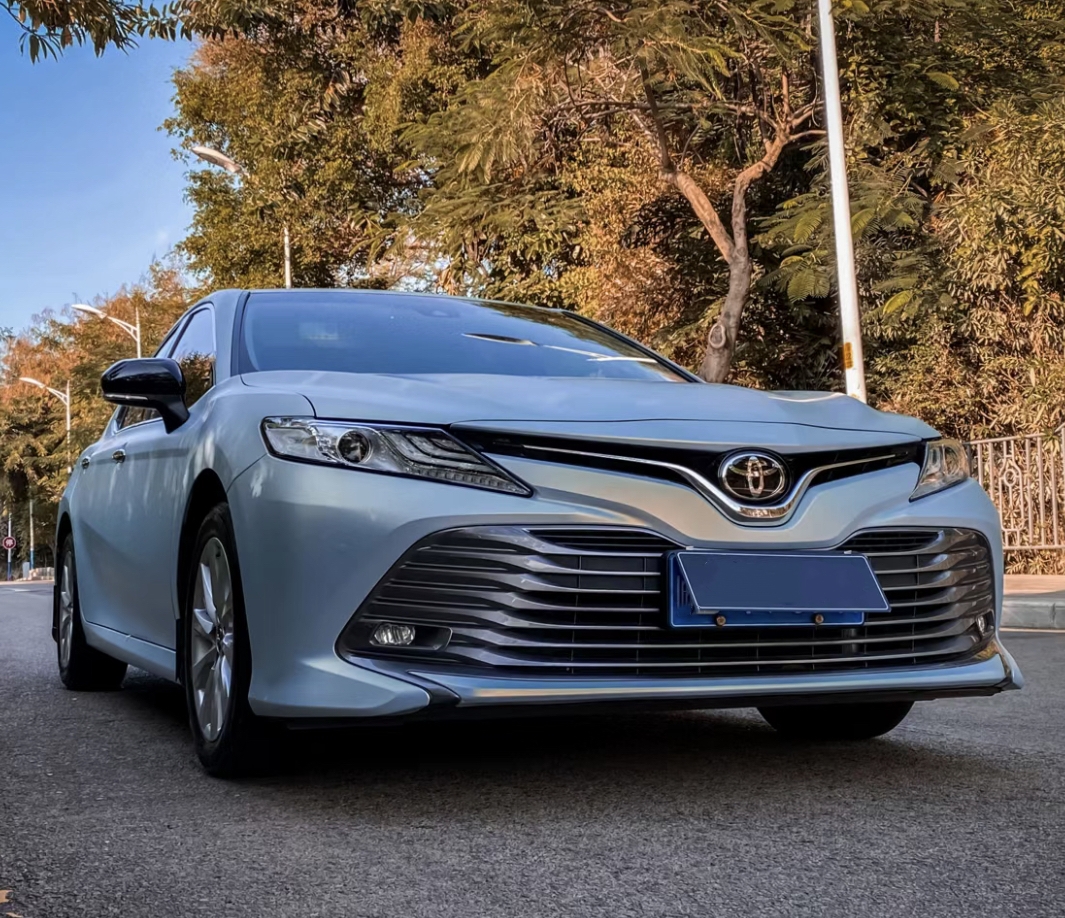 Ravoony Plus Ultra-Matte Gold Blue Car Vinyl Wrap Toyota Camry Wrap