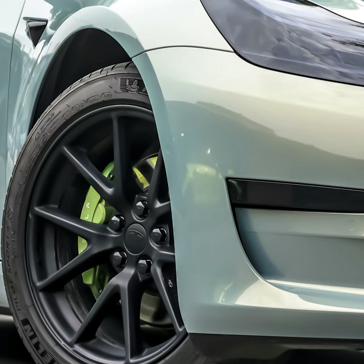 Ravoony Plus Twin Candy Green Gold Car Wrap Tesla Model 3 Wrap