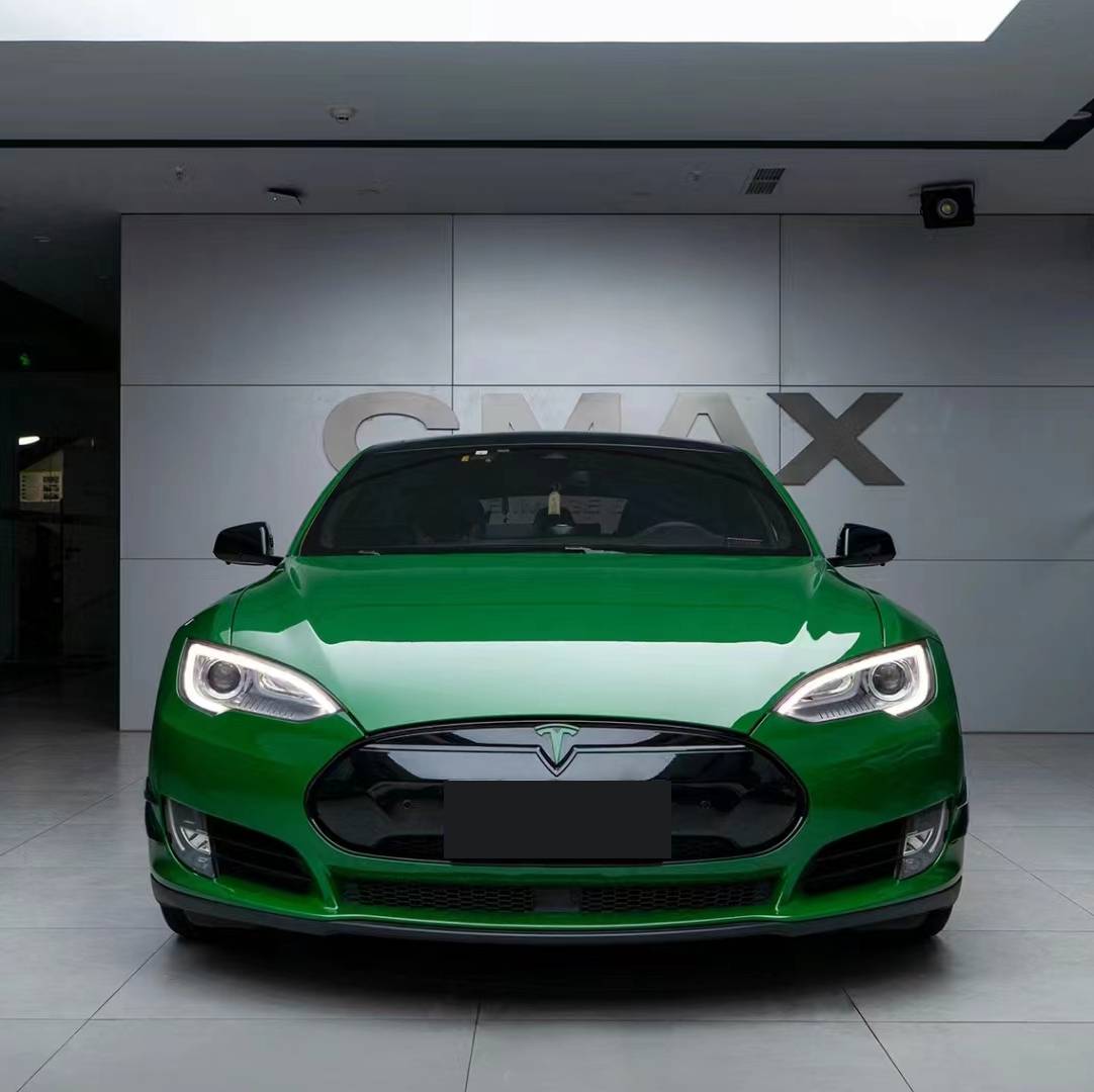 Ravoony Plus Glossy Forest Green Car Wrap