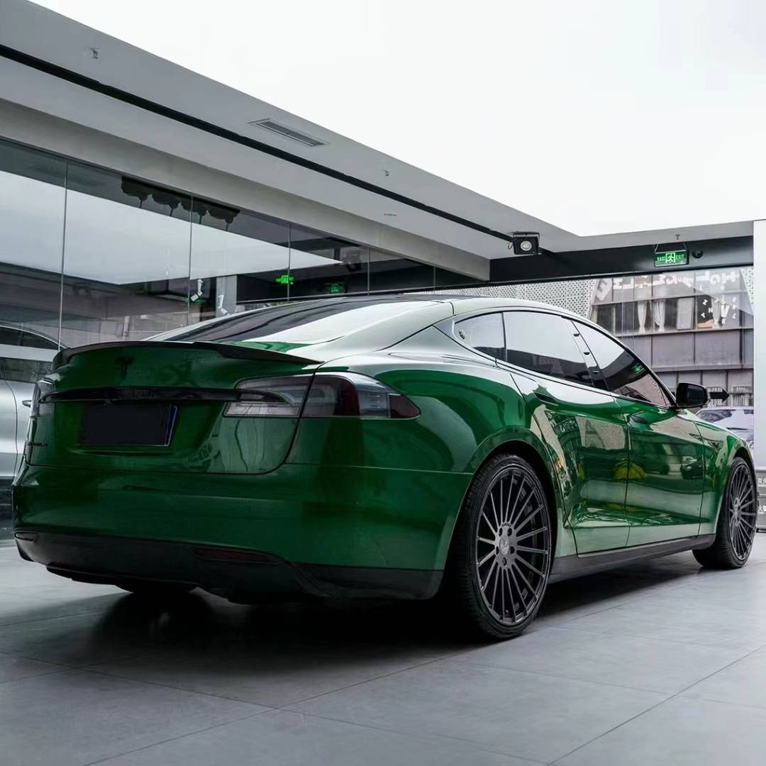 Ravoony Plus Glossy Forest Green Car Wrap