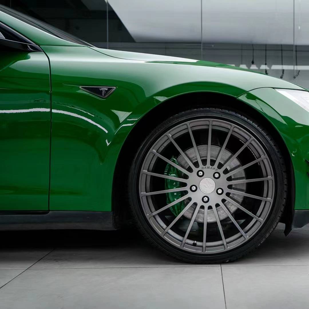 Ravoony Plus Glossy Forest Green Car Wrap