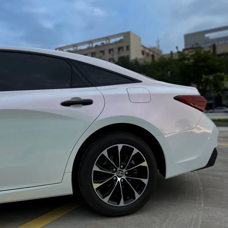 Ravoony Plus Glossy White to Pink Car Toyota Avalon Wrap