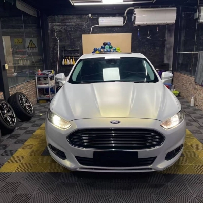    Ravoony Plus Satin Ceramic White to Gold Car Wrap 02