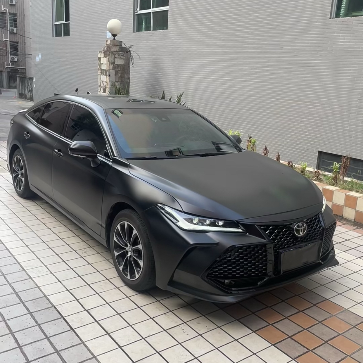 Ravoony Plus PET Satin Black Car Wrap Toyota Abaron Wrap